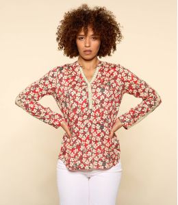 MINA SAKURI RED Damen Bluse aus Modal - - Storiatipic MINA SAKURI RED Damen Bluse aus Modal - - Storiatipic