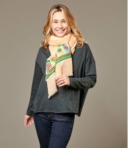 ALIX Bufanda de Lana con Bordado para Mujer 80 x 190 cm - Winter Essentials - Storiatipic ALIX Bufanda de Lana con Bordado para Mujer 80 x 190 cm - Winter Essentials - Storiatipic