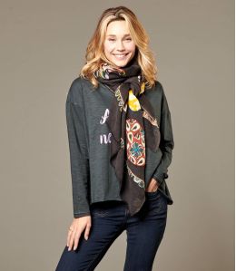 ANABEL Wollschal mit Stickerei für Damen 80 x 190 cm - Winter-Essentials - Storiatipic ANABEL Wollschal mit Stickerei für Damen 80 x 190 cm - Winter-Essentials - Storiatipic