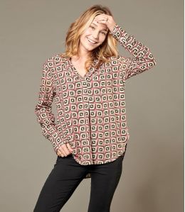 MILA KARO PINK Blusa de viscosa para mujer - Winter Essentials - Storiatipic MILA KARO PINK Blusa de viscosa para mujer - Winter Essentials - Storiatipic