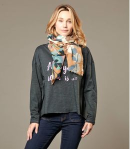 Bufanda de lana para mujer OFELIE 80 x 190 cm - Winter Essentials - Storiatipic Bufanda de lana para mujer OFELIE 80 x 190 cm - Winter Essentials - Storiatipic