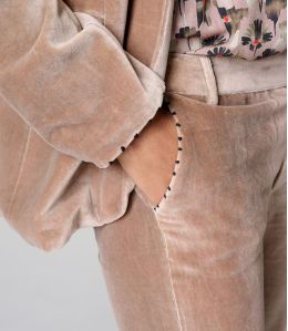 SASHA UNIFARBENE HOSE AUS NUDEFARBENER BAUMWOLLE AUS SAMT - - Storiatipic SASHA UNIFARBENE HOSE AUS NUDEFARBENER BAUMWOLLE AUS SAMT - - Storiatipic